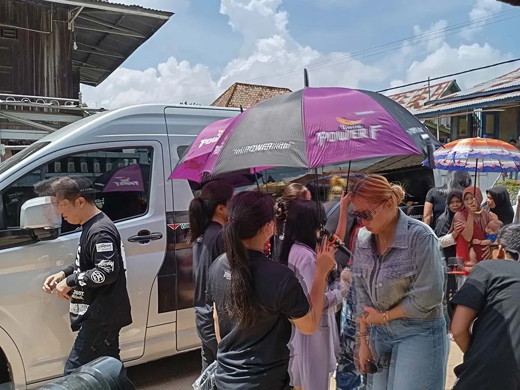 Sewa Hiace Karang Tengah