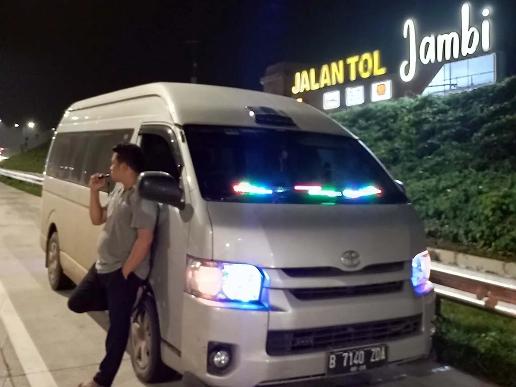 Sewa Hiace Cisarua