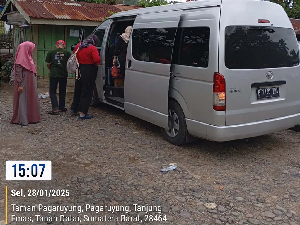 Sewa Hiace Karang Tengah