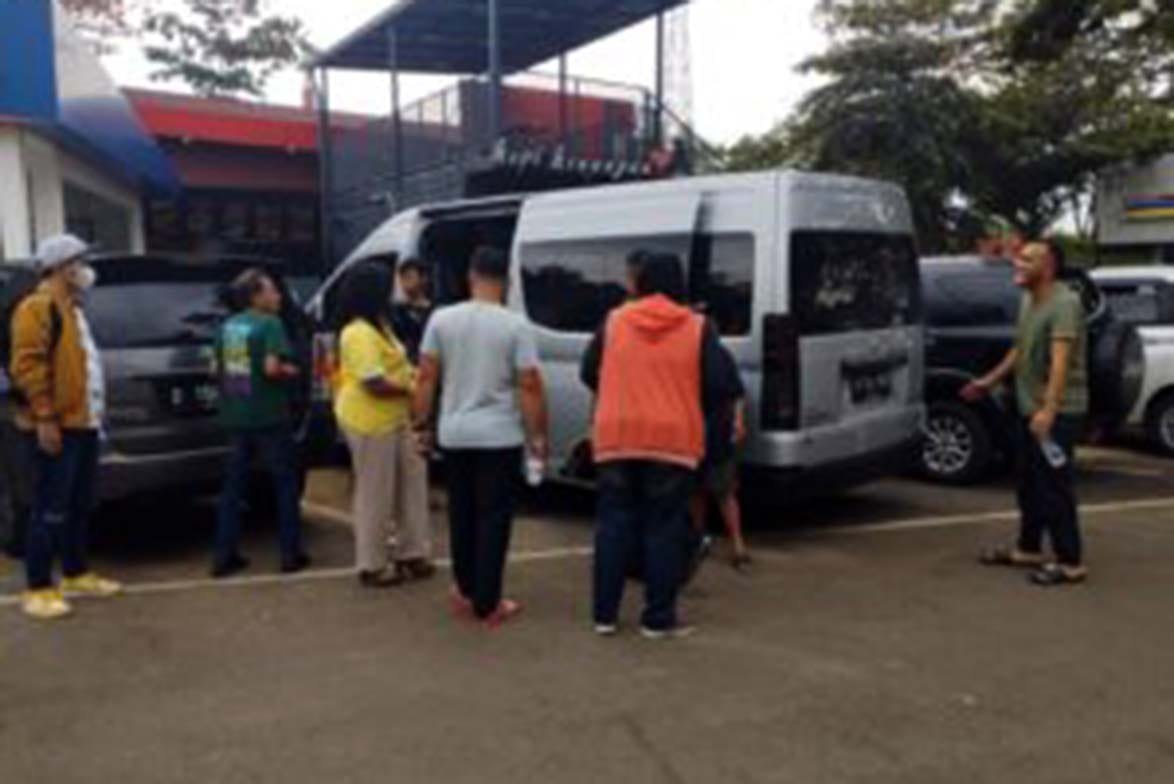 Sewa Toyota Hiace Matraman