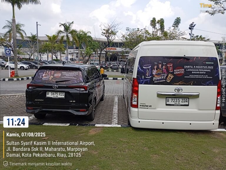 Sewa Hiace Daan Mogot
