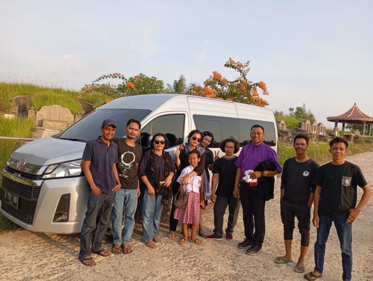 Sewa Hiace Luxury Cicurug
