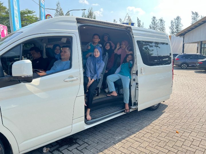 Sewa Hiace Jatinegara Kaum