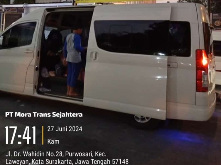 Sewa Hiace Jakarta Solo